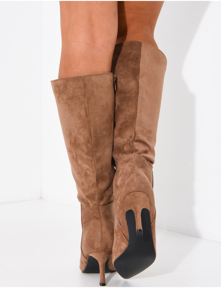 Bottes à talons et bouts pointus en suédine