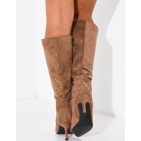 Bottes à talons et bouts pointus en suédine