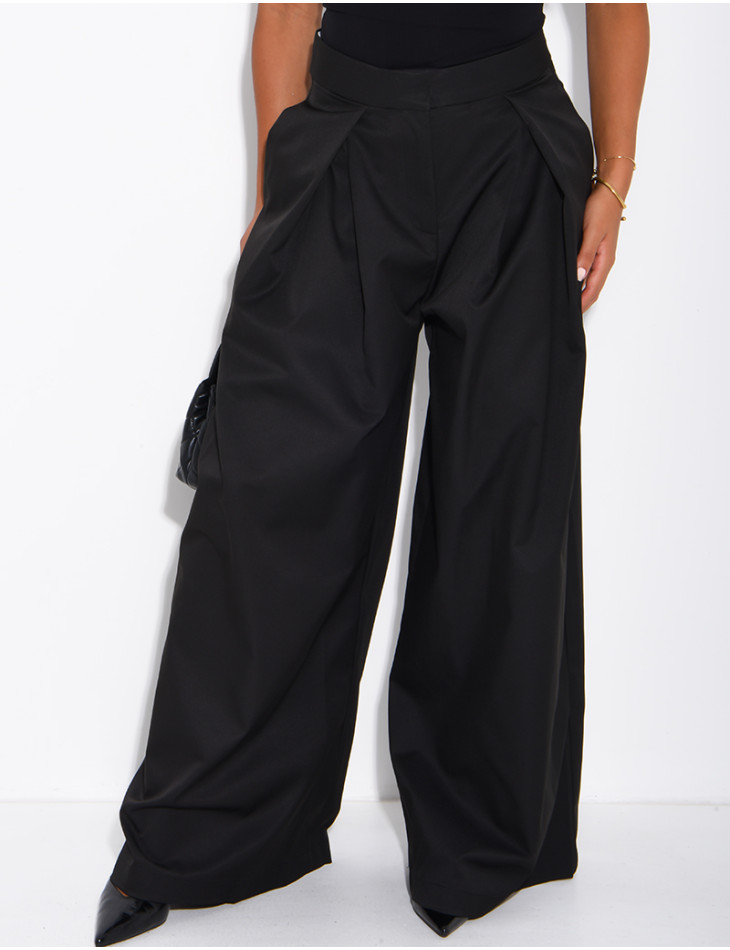 Weit geschnittene Hose mit Bundfalten