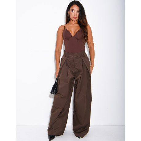 Weit geschnittene Hose mit Bundfalten