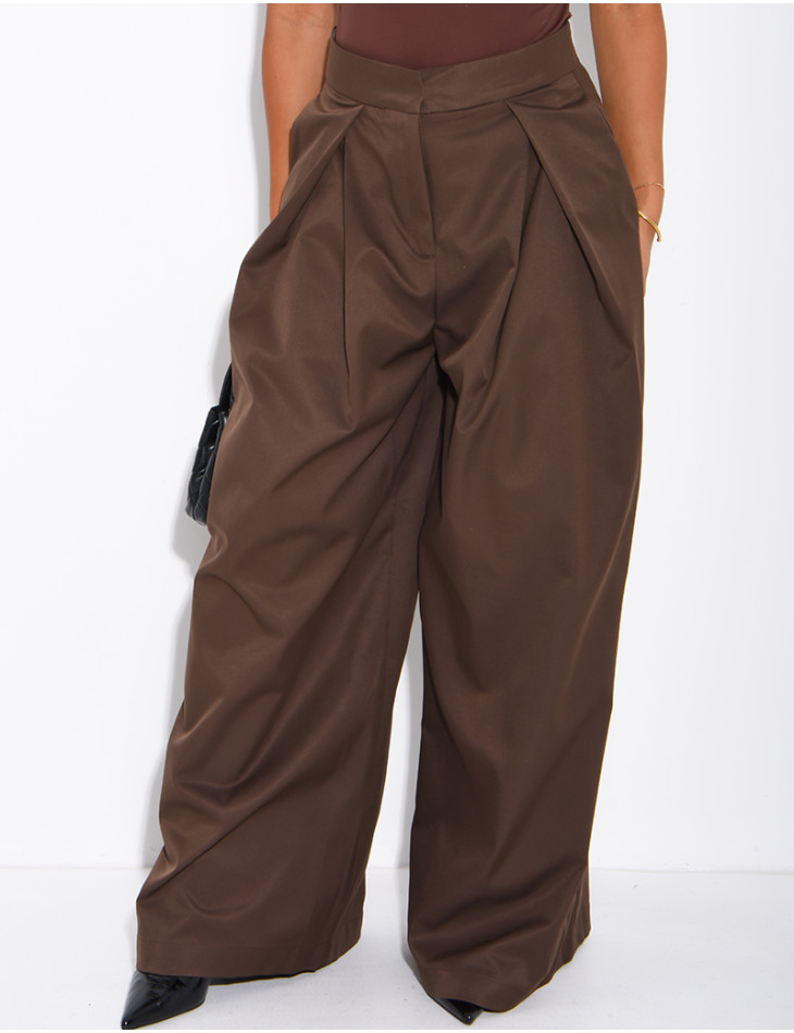 Weit geschnittene Hose mit Bundfalten