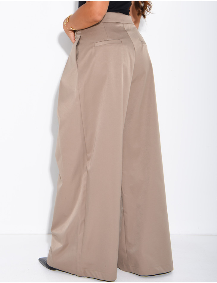 Wide-leg trousers with pleats