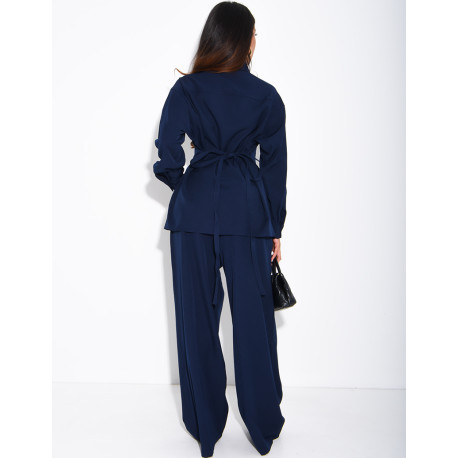 Set comprising straight-leg trousers and a button-up tie-front blouse