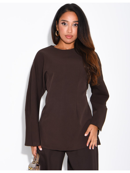 Long-sleeved top with a tie at the back