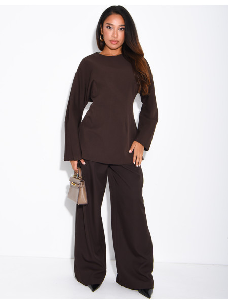 Long-sleeved top with a tie at the back
