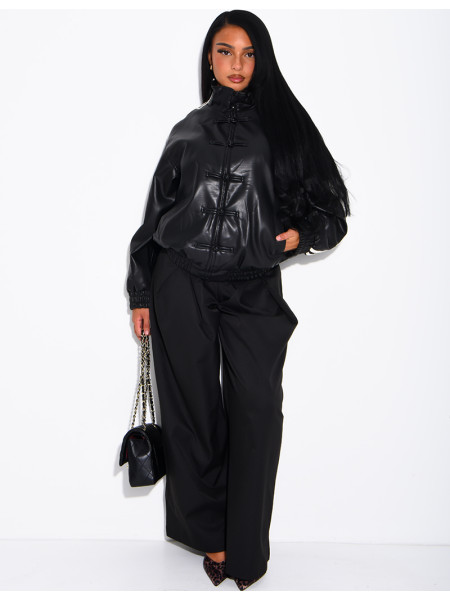 Kunstlederjacke mit geknoteten Knöpfen