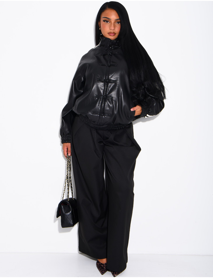 Kunstlederjacke mit geknoteten Knöpfen