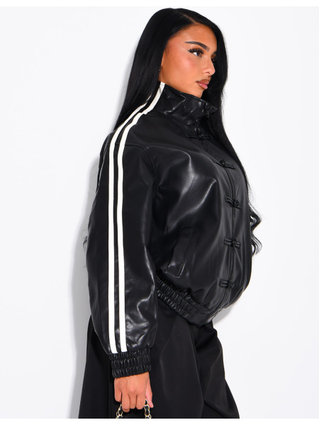 Kunstlederjacke mit geknoteten Knöpfen