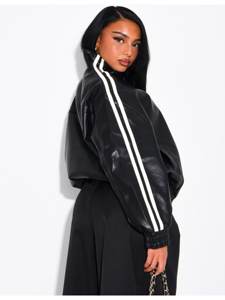 Kunstlederjacke mit geknoteten Knöpfen