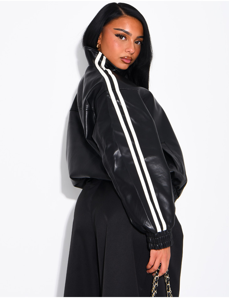 Kunstlederjacke mit geknoteten Knöpfen