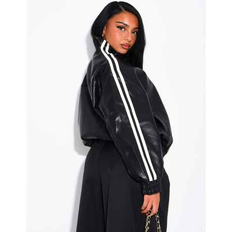 Kunstlederjacke mit geknoteten Knöpfen
