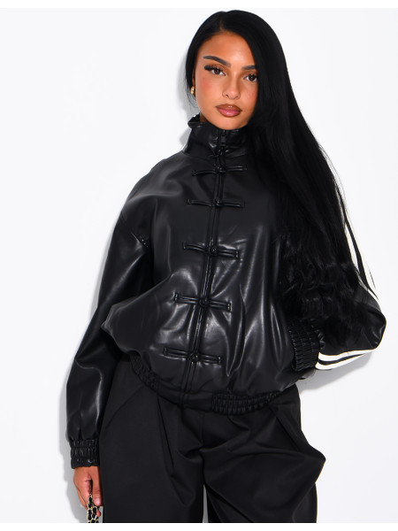 Kunstlederjacke mit geknoteten Knöpfen