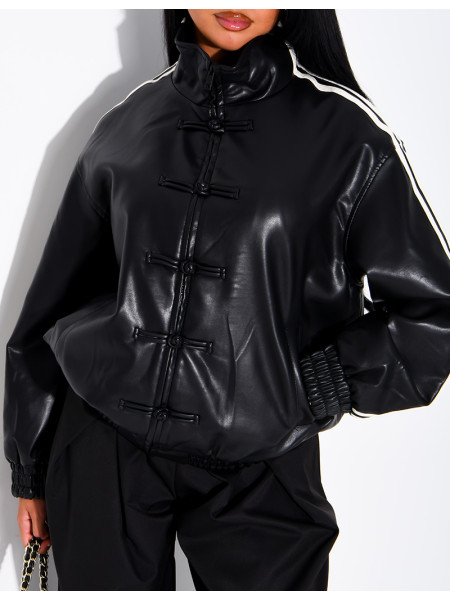 Kunstlederjacke mit geknoteten Knöpfen