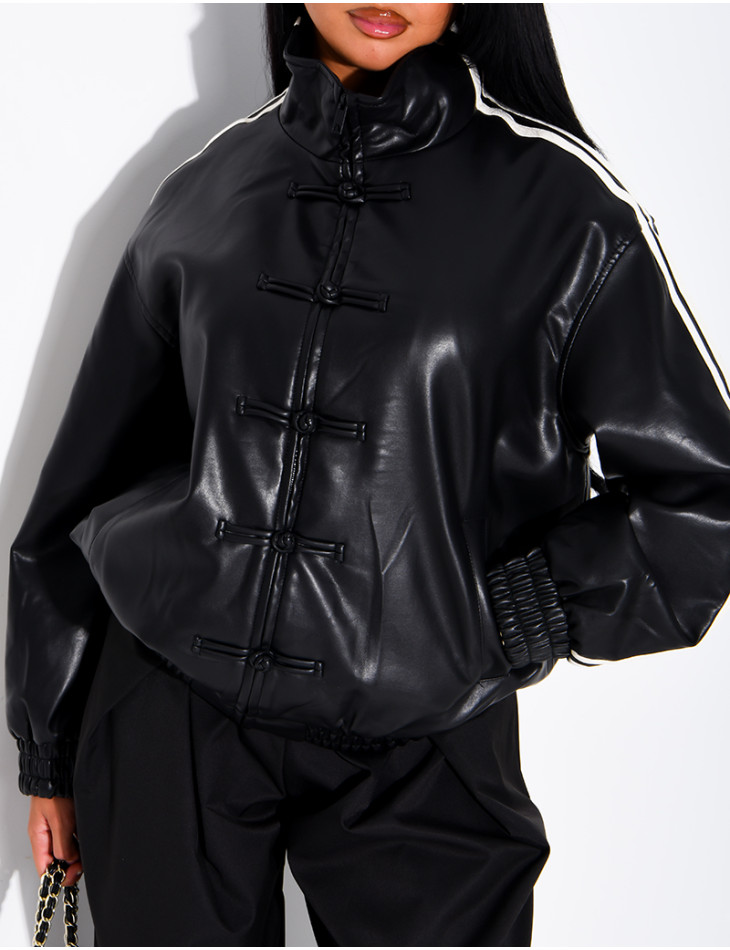 Kunstlederjacke mit geknoteten Knöpfen