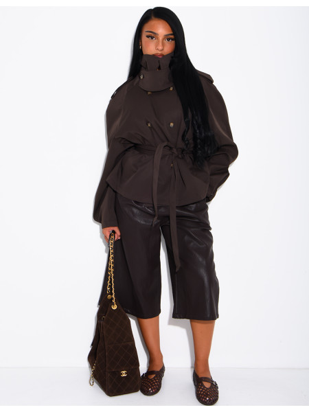 Short trench coat with a stand-up collar, ties at the waist