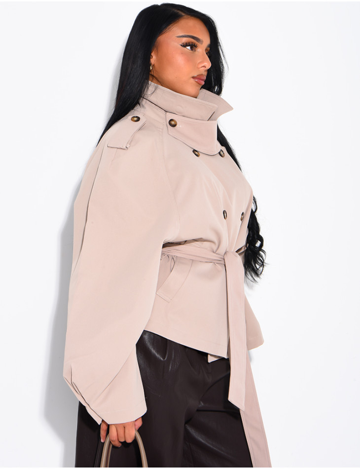 Short trench coat with a stand-up collar, ties at the waist