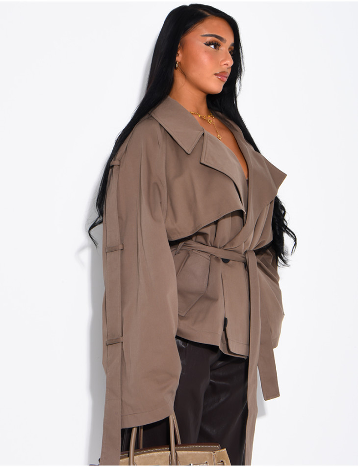 Kurzer Oversize-Trenchcoat mit Riegel an den Ärmeln