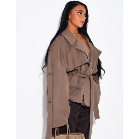 Kurzer Oversize-Trenchcoat mit Riegel an den Ärmeln