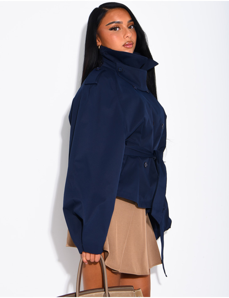 Short trench coat with a stand-up collar, ties at the waist