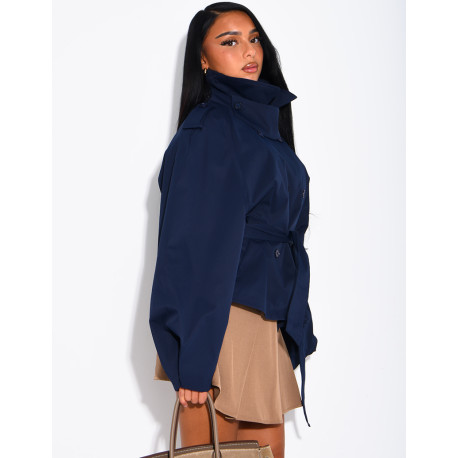 Short trench coat with a stand-up collar, ties at the waist