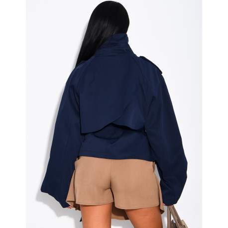 Short trench coat with a stand-up collar, ties at the waist