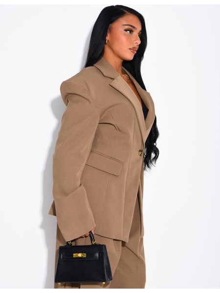 Blazer mit strukturierten Schultern und tailliertem Schnitt
