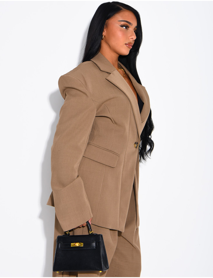 Blazer mit strukturierten Schultern und tailliertem Schnitt