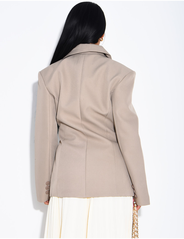 Premium blazer with a fitted waist