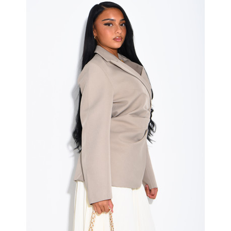 Blazer mit asymmetrischer, am Rücken verstellbarer Knopfleiste