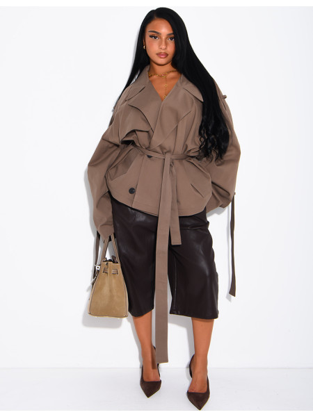 Kurzer Oversize-Trenchcoat mit Riegel an den Ärmeln