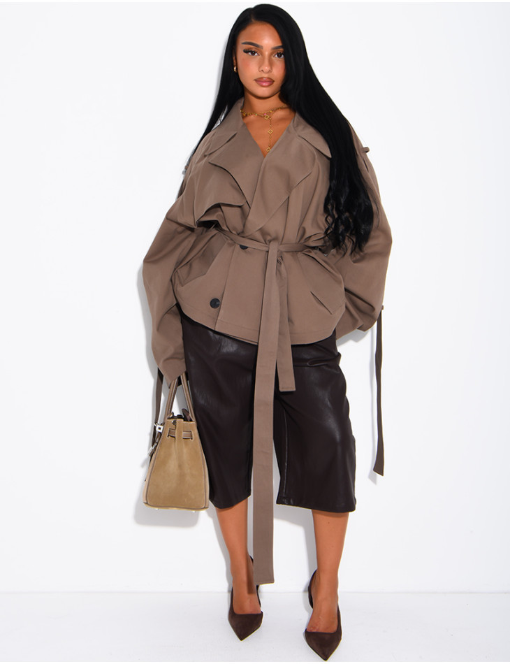Kurzer Oversize-Trenchcoat mit Riegel an den Ärmeln