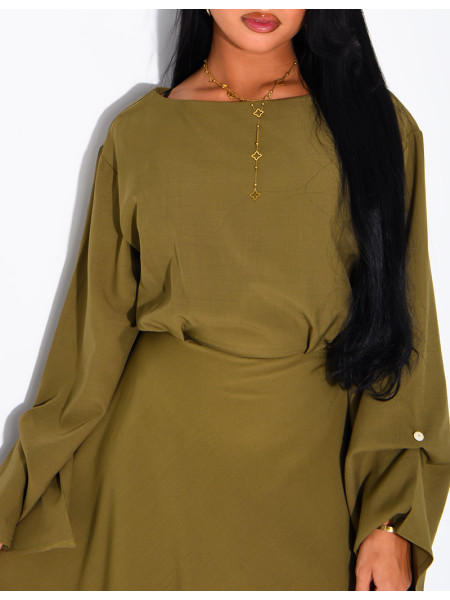 Long dress with a tie at the back and a puffed effect