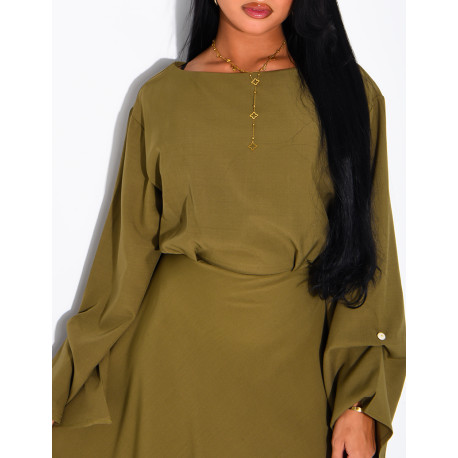 Long dress with a tie at the back and a puffed effect