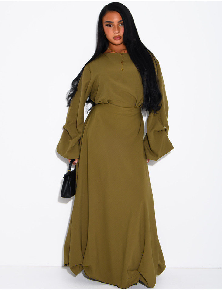 Long dress with a tie at the back and a puffed effect