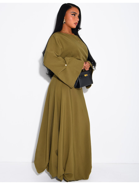 Long dress with a tie at the back and a puffed effect