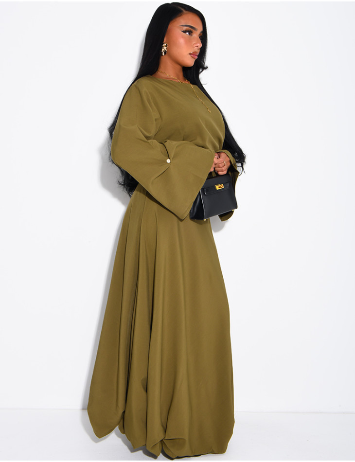 Long dress with a tie at the back and a puffed effect