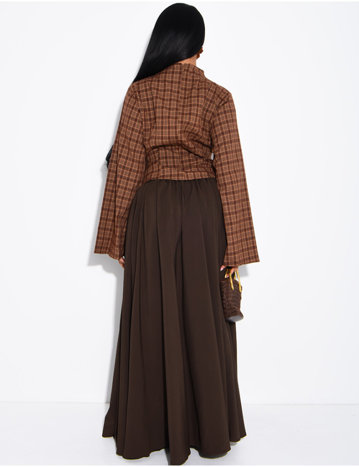 Set aus drapierter karierter Bluse und langem, ausgestelltem Rock