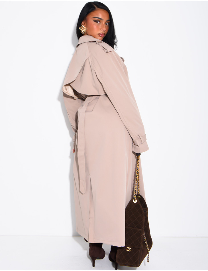 Sehr langer Trenchcoat zum Binden in der Taille