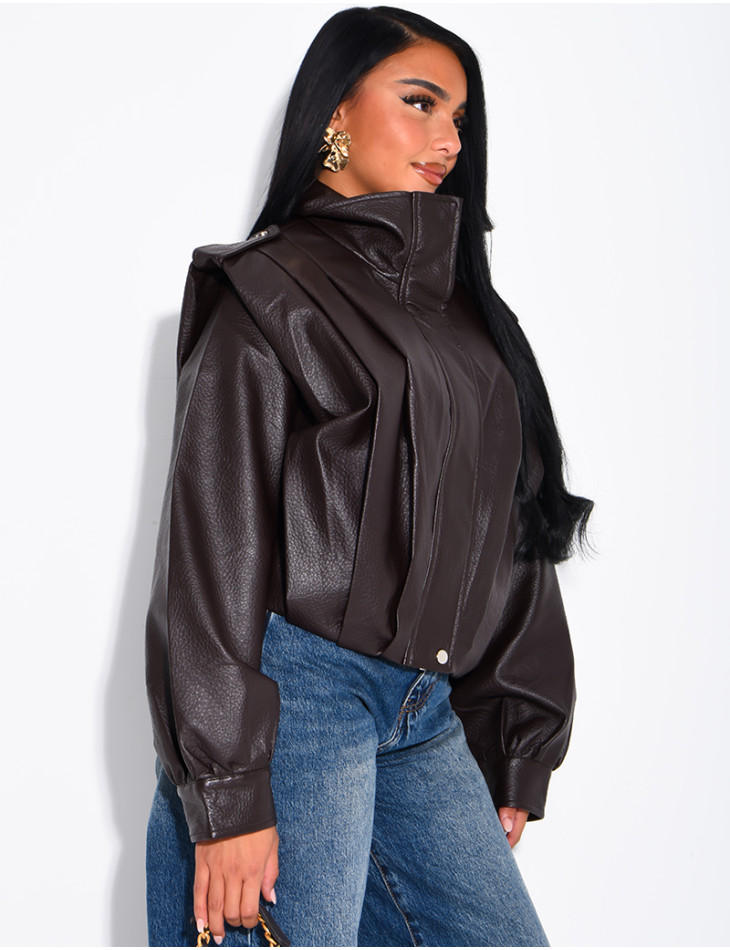 Drapierte Kunstlederjacke mit Schulterpolstern
