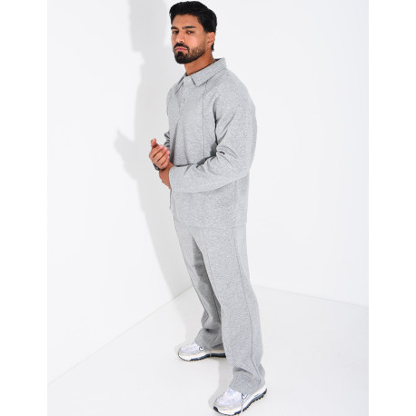 Set aus einem Oversize-Polohemd mit Knopfleiste und einer geraden Hose