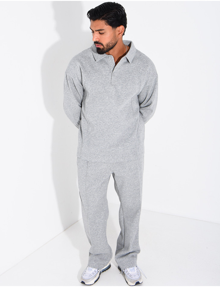 Set aus einem Oversize-Polohemd mit Knopfleiste und einer geraden Hose