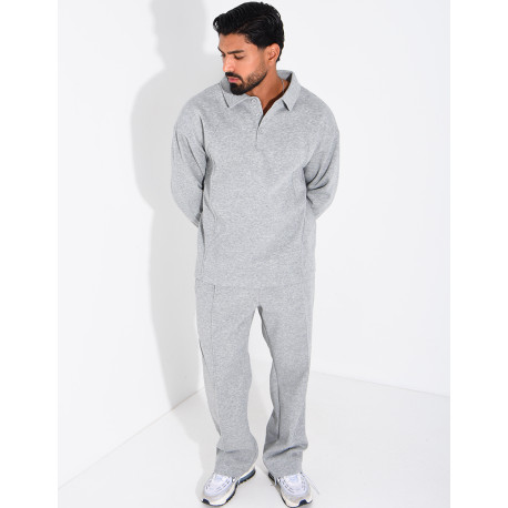 Set aus einem Oversize-Polohemd mit Knopfleiste und einer geraden Hose
