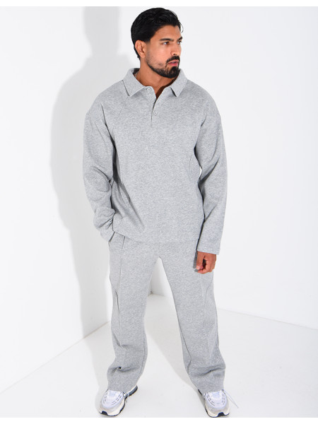 Set aus einem Oversize-Polohemd mit Knopfleiste und einer geraden Hose
