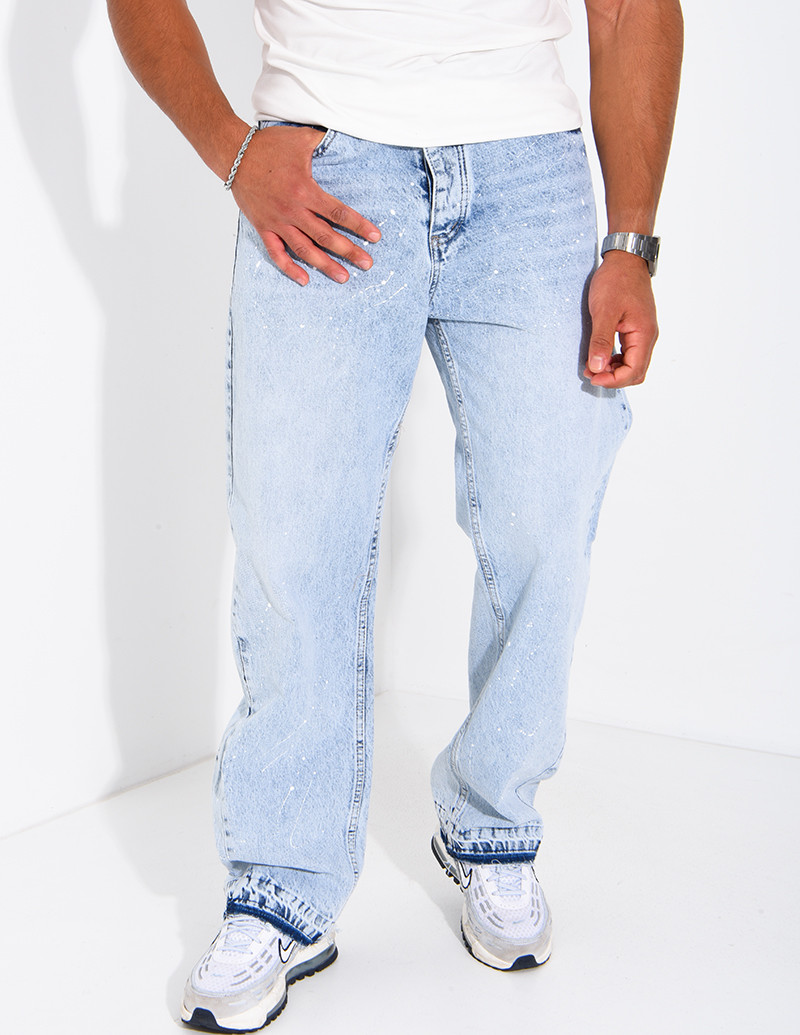 Straight-leg jeans with a...