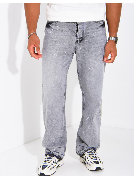 Verwaschene Jeans mit Farbspritzer-Effekt und ausgefransten Säumen