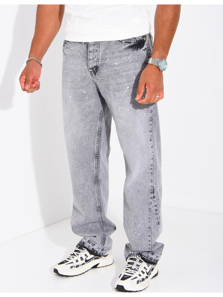Verwaschene Jeans mit Farbspritzer-Effekt und ausgefransten Säumen