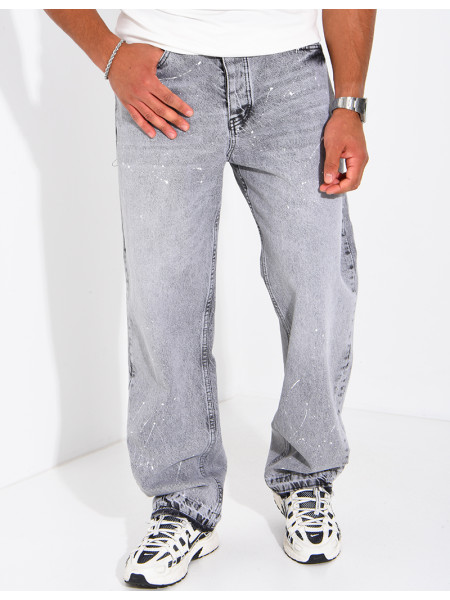 Verwaschene Jeans mit Farbspritzer-Effekt und ausgefransten Säumen