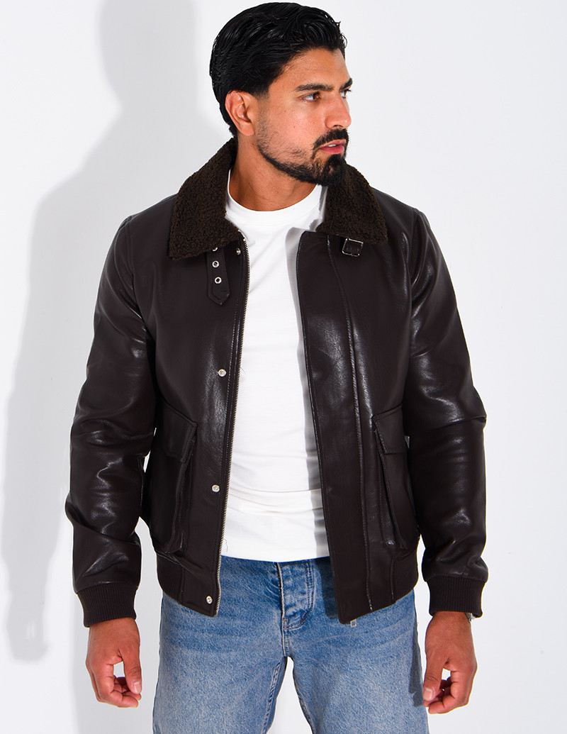 Fliegerjacke aus Kunstleder...