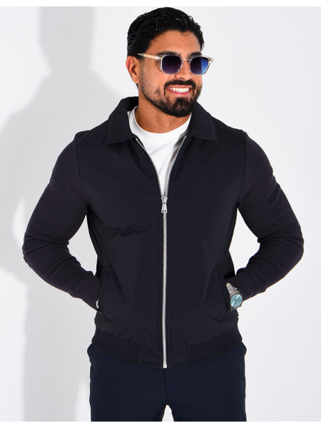 Wasserdichte Herrenjacke aus zwei Materialien mit Strickärmeln