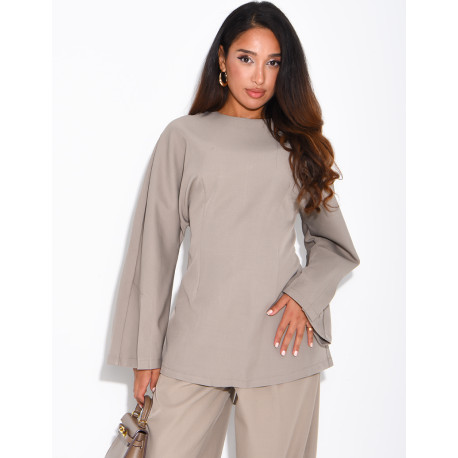 Long-sleeved top with a tie at the back